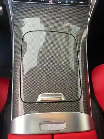 Mercedes GLC 2025 AMG Line - Vue 4