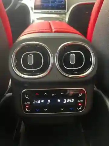 Mercedes GLC 2025 AMG Line - Vue 8