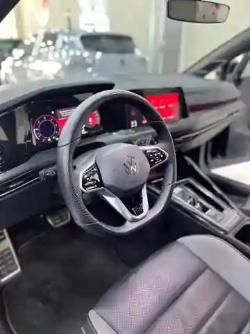 Volkswagen Golf 8 2024 GTD - Vue 10