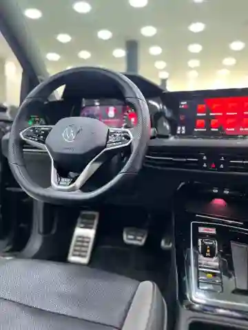 Volkswagen Golf 8 2024 GTD - Vue 18