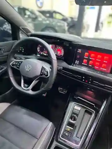 Volkswagen Golf 8 2024 GTD - Vue 2