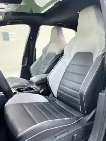 Volkswagen Golf 8 2024 GTD - Vue 4
