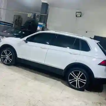 Volkswagen Tiguan 2016 Carat + - Vue 11