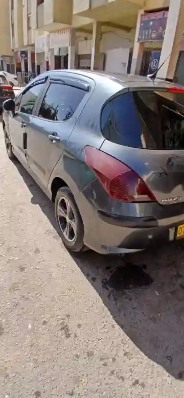 Peugeot 308 2008 Premium - Vue 3