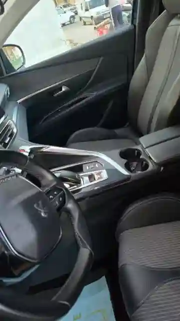 Peugeot 3008 2022 Allure - Vue 16