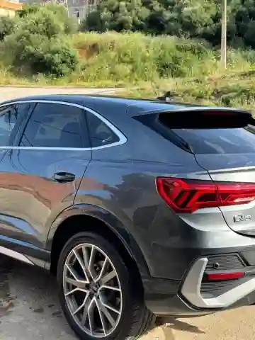 Audi Q3 2020 S Line - Vue 8