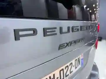 Peugeot Traveller 2025 9 Place - Vue 14