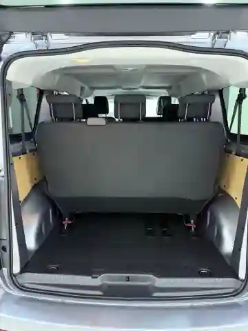 Peugeot Traveller 2025 9 Place - Vue 18