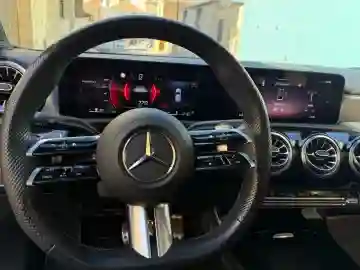 Mercedes Classe A 2024 220 D - Vue 4