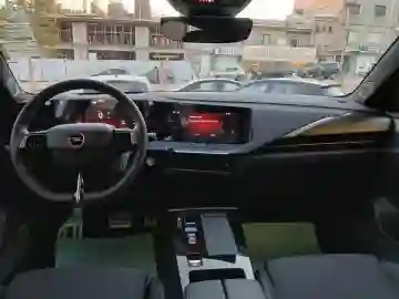Opel Astra 2025