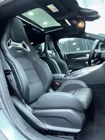 Mercedes GT 43 2023 AMG - Vue 12