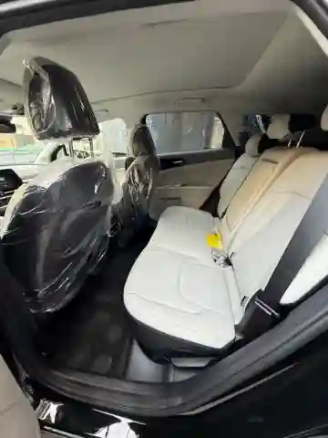 Kia Spotaje 2025 Ess 150ch - Vue 8