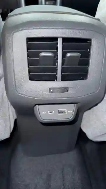 Volkswagen T-cross 2025 T-cross - Vue 5