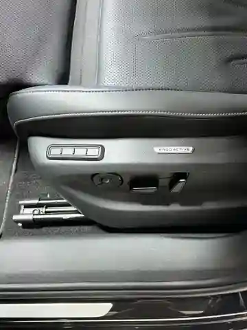 Volkswagen New Tiguan 2025 R-line - Vue 10