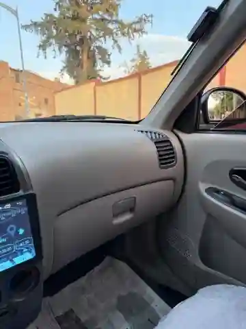 Hyundai Accent 2010 GLS - Vue 1