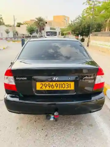 Hyundai Accent 2010 GLS - Vue 5
