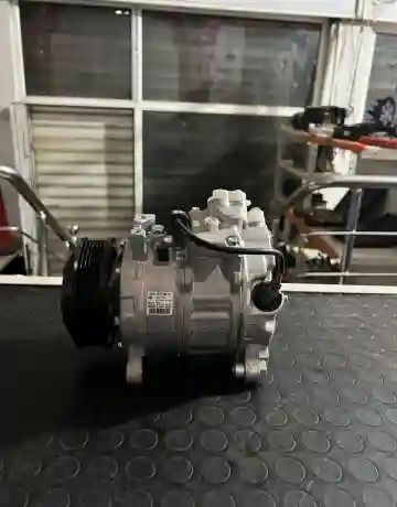 Compresseur Clim Auto - Vue 11