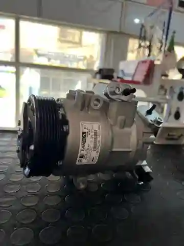 Compresseur Clim Auto - Vue 16