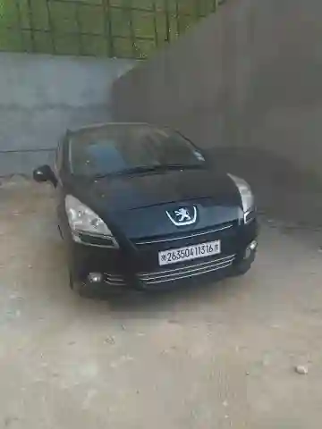 Peugeot 5008 2013 Allure - Vue 4
