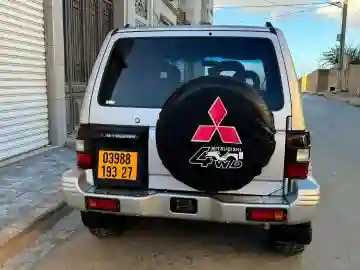 Mitsubishi Pajero Court 1993 Pajero Court - Vue 2