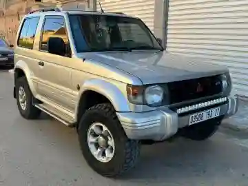 Mitsubishi Pajero Court 1993 Pajero Court - Vue 4