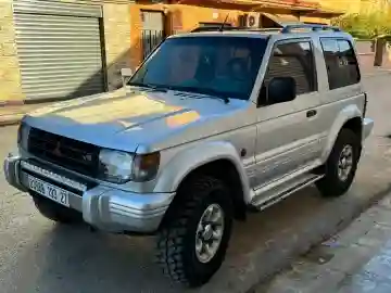 Mitsubishi Pajero Court 1993 Pajero Court - Vue 7
