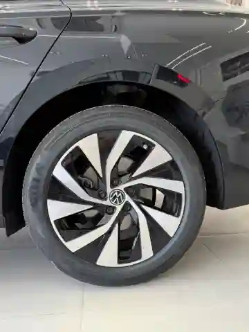 Volkswagen Passat 2025 PRO - Vue 12
