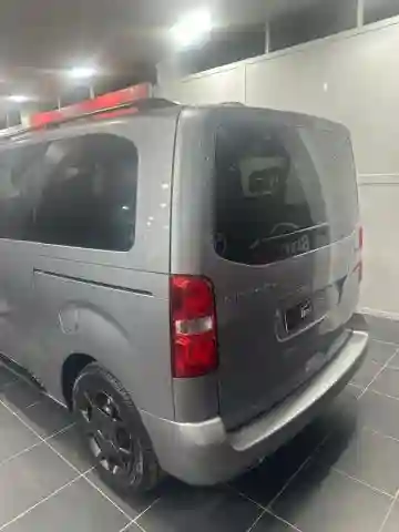 Citroen Jumpy 2025 Combi - Vue 1