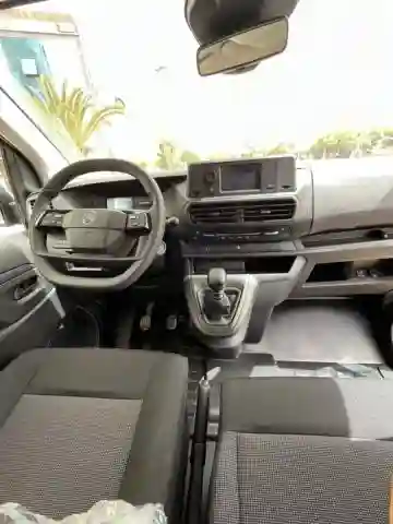 Citroen Jumpy 2025 Combi - Vue 3