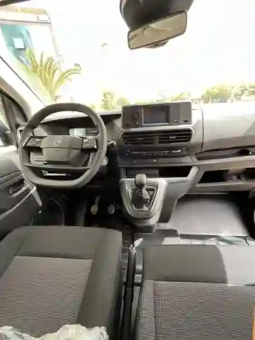 Citroen Jumpy 2025 Combi - Vue 7