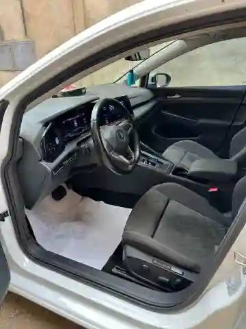 Volkswagen Golf 8 2020 GTE - Vue 12