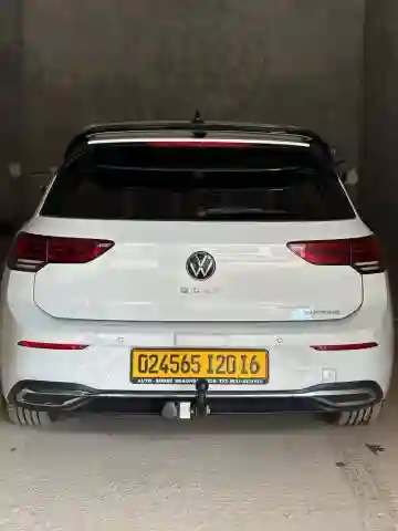 Volkswagen Golf 8 2020 GTE - Vue 9