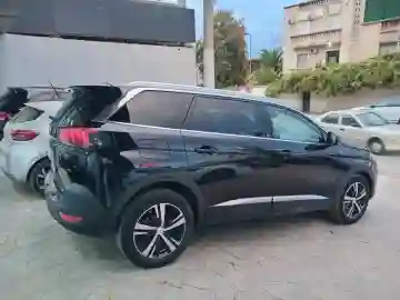 Peugeot 5008 2023 GT 7 Places - Vue 7