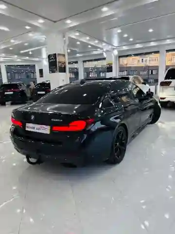 BMW Série 5 2022 M Sport - Vue 1