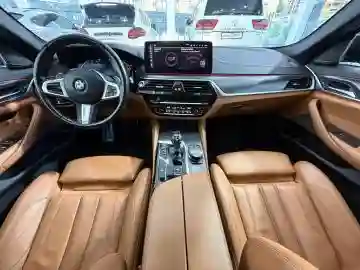 BMW Série 5 2022 M Sport - Vue 12