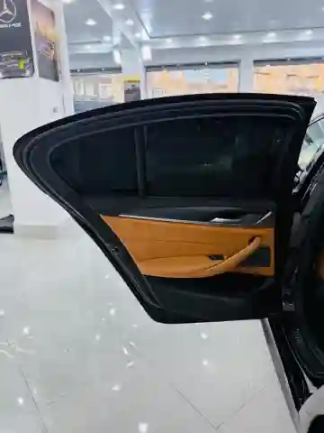 BMW Série 5 2022 M Sport - Vue 2