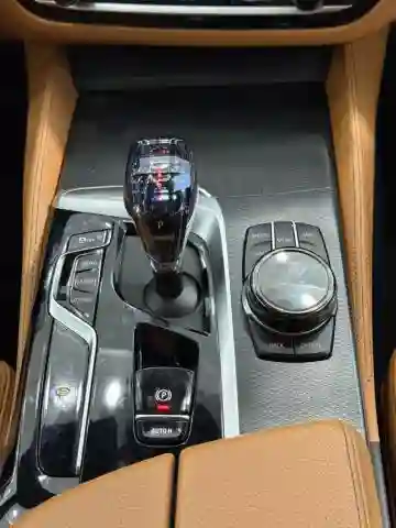 BMW Série 5 2022 M Sport - Vue 4