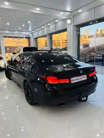 BMW Série 5 2022 M Sport - Vue 5