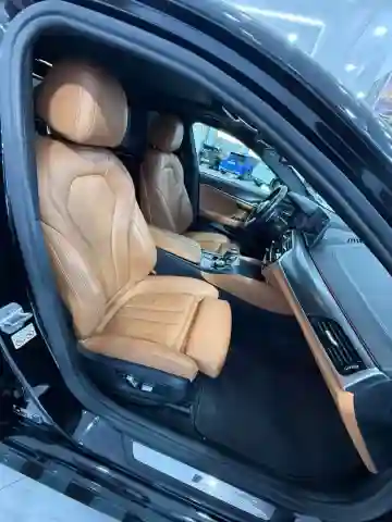 BMW Série 5 2022 M Sport - Vue 9