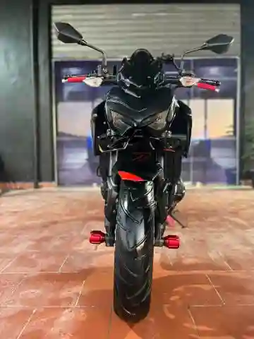 Kawasaki Z900 2017 - Vue 11