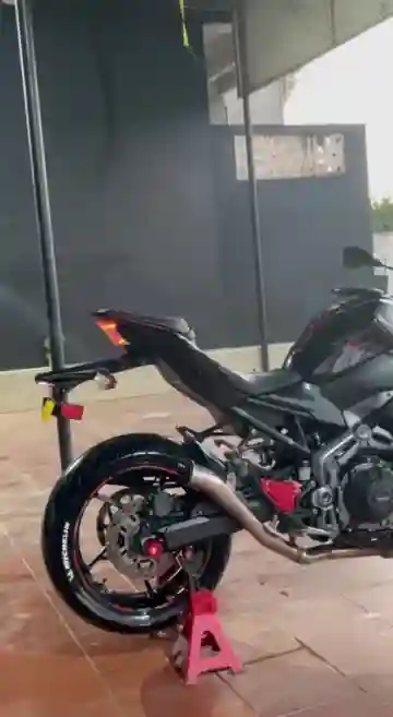 Kawasaki Z900 2017 - Vue 14