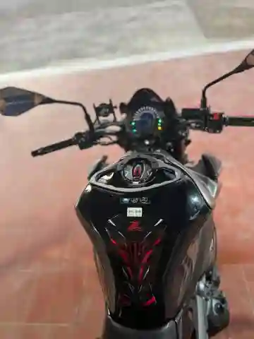 Kawasaki Z900 2017 - Vue 15