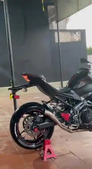 Kawasaki Z900 2017 - Vue 8
