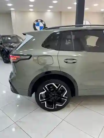 Volkswagen Tiguan 2025 R Line - Vue 19