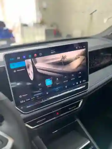 Volkswagen Tiguan 2025 R Line - Vue 2