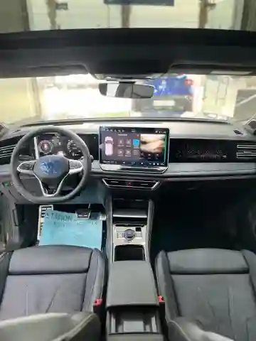 Volkswagen Tiguan 2025 R Line - Vue 6