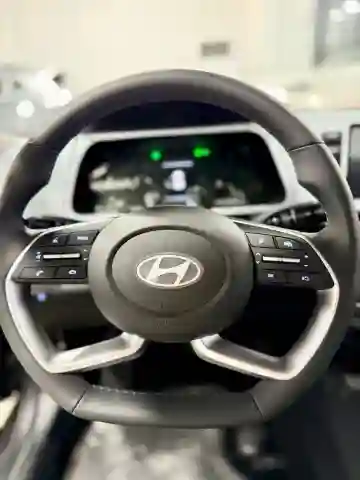 Hyundai Elantra 2025 GLX - Vue 1