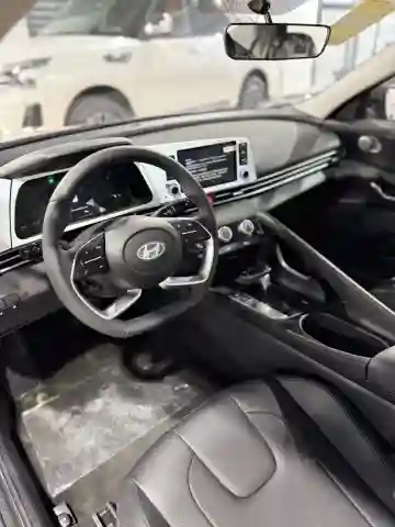 Hyundai Elantra 2025 GLX - Vue 18