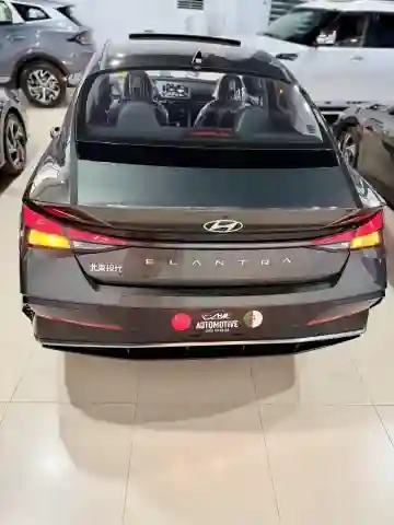 Hyundai Elantra 2025 GLX - Vue 3