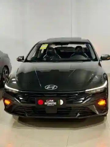 Hyundai Elantra 2025 GLX - Vue 8